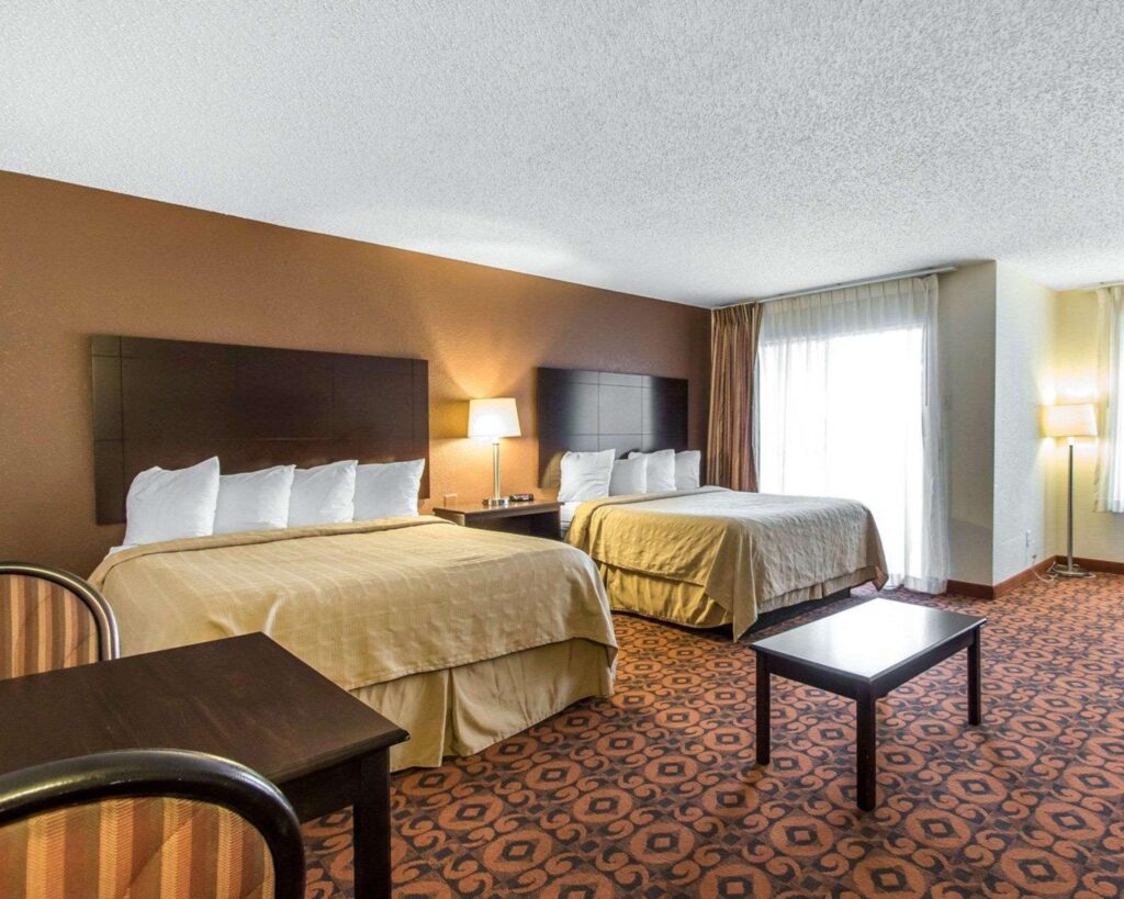Hotels and Motels in Cherokee IA